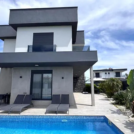 For 8 People With Private Pool In Manavgat Sorgun ヴィラ